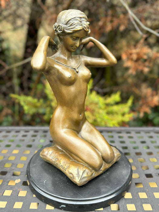 Statuette femme agenouillée en or 28cm style antique réplique Paul Ponsard